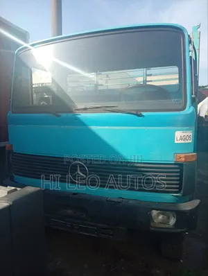 913 M/Benz Pickup Truck 1993 Blue