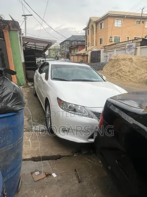 Lexus ES 350 FWD 2014 White