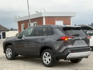 Toyota RAV4 2022 Gray