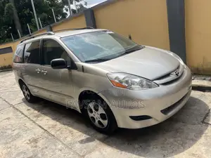 Toyota Sienna LE 4WD 2007 Gold