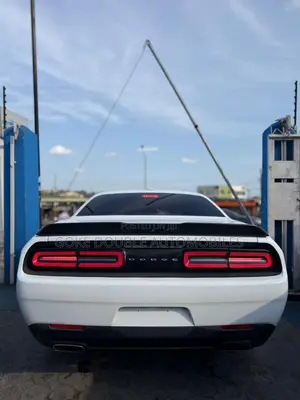 Dodge Challenger 2018 White