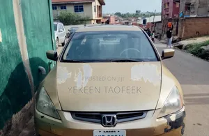 Honda Accord 2006 Gold