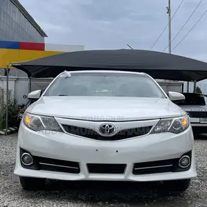 Toyota Camry SE 4dr Sedan (2.5L 4cyl 6A) 2013 White