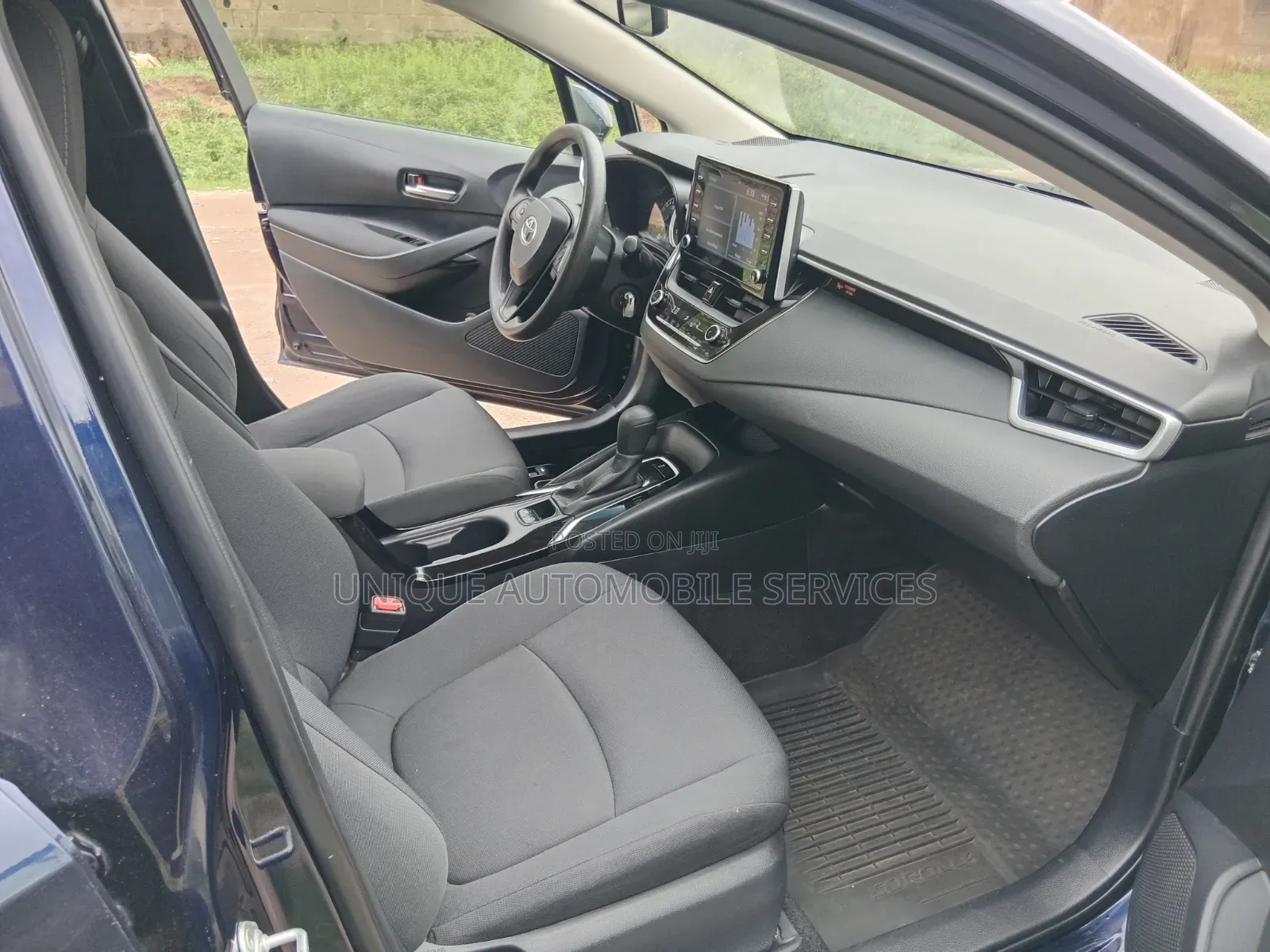 Toyota Corolla LE 2020 Blue