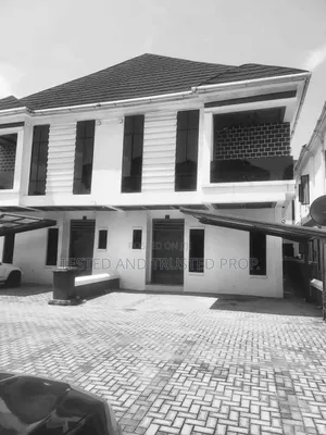 4bdrm Duplex in Orchid Road, Chevron for rent