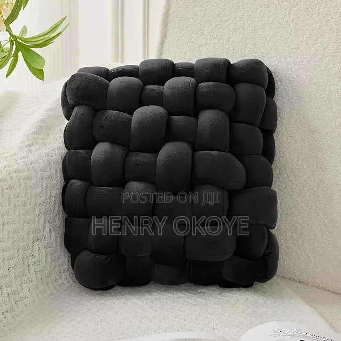 Black Square Knot