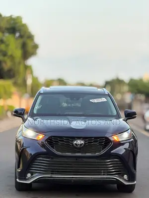 Toyota Highlander XSE 2022 Purple