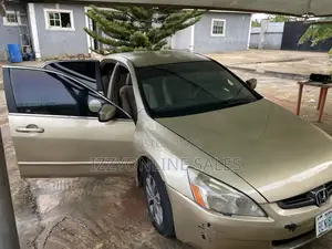 Honda Accord 2004 Gold