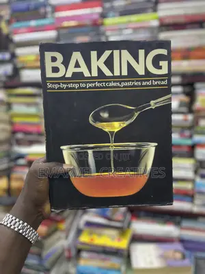 Baking : Step-by-Step to Perfect Cakes, Pastries and Bread