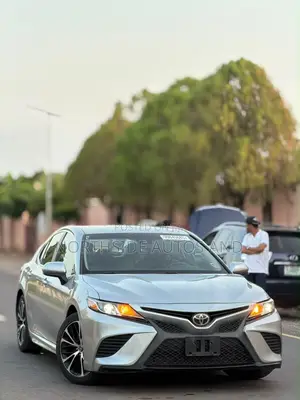 Toyota Camry SE FWD (2.5L 4cyl 8AM) 2018 Teal