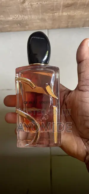 Unboxed Giorgio Armani Si Perfume