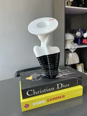 Hat Lady Decor