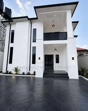Furnished 3bdrm Duplex in Rumueme for sale