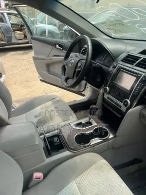 Toyota Camry XLE 4dr Sedan (3.5L 6cyl 6A) 2014 White