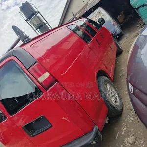 Chevrolet Express 2020 Red