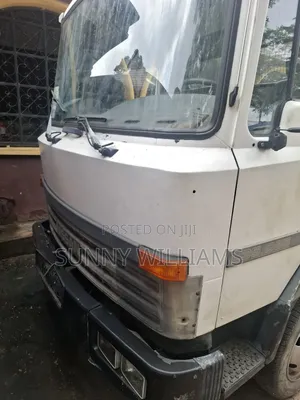 Nissan Truck 6 Tyre's
