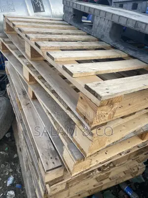 110cm X 110cm Heavy-Duty Wooden Pallet – Warehouse Logistics Pallet