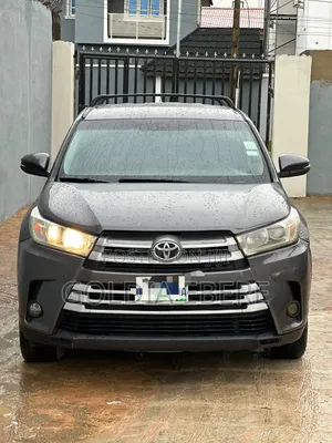 Toyota Highlander LE 4dr SUV (2.7L 4cyl 6A) 2015 Gray