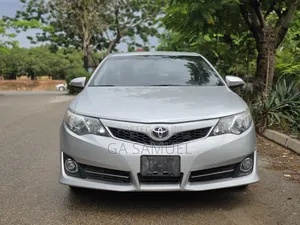 Toyota Camry SE 4dr Sedan (2.5L 4cyl 6A) 2013 Silver