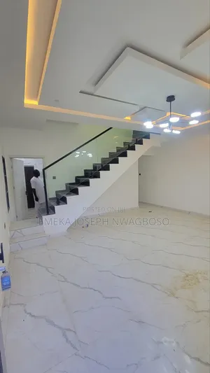 2bdrm Townhouse / Terrace in Dawaki for rent