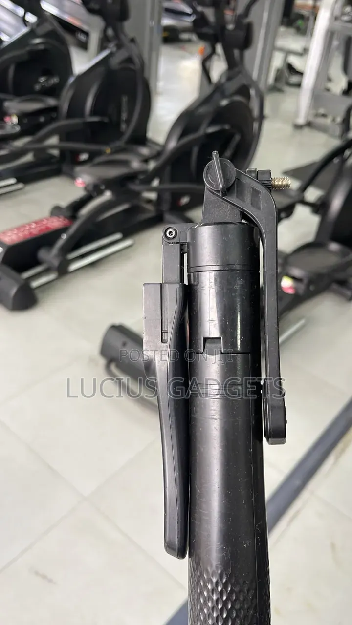 Q185 Face Tracking Tripod