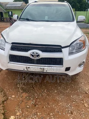 Toyota RAV4 2011 White