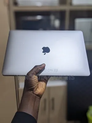 Laptop Apple MacBook Pro 2020 16GB Intel Core i7 SSD 1T