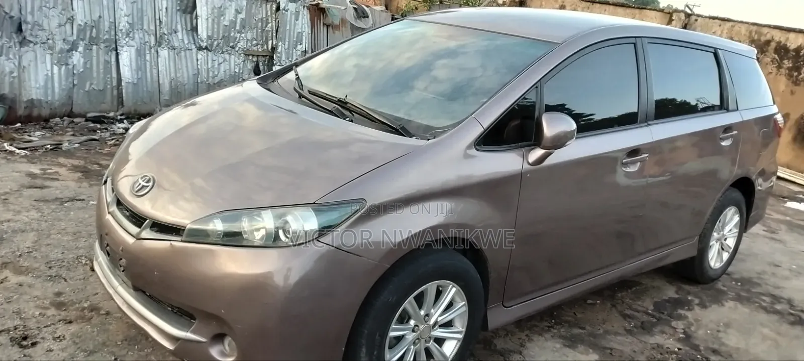 Toyota Wish 2013 Brown