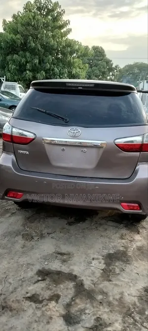 Toyota Wish 2013 Brown