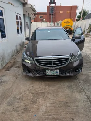 Mercedes-Benz E200 2013 Brown