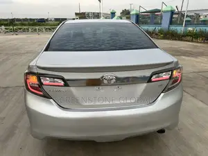 Toyota Camry SE 4dr Sedan (2.5L 4cyl 6A) 2013 Silver
