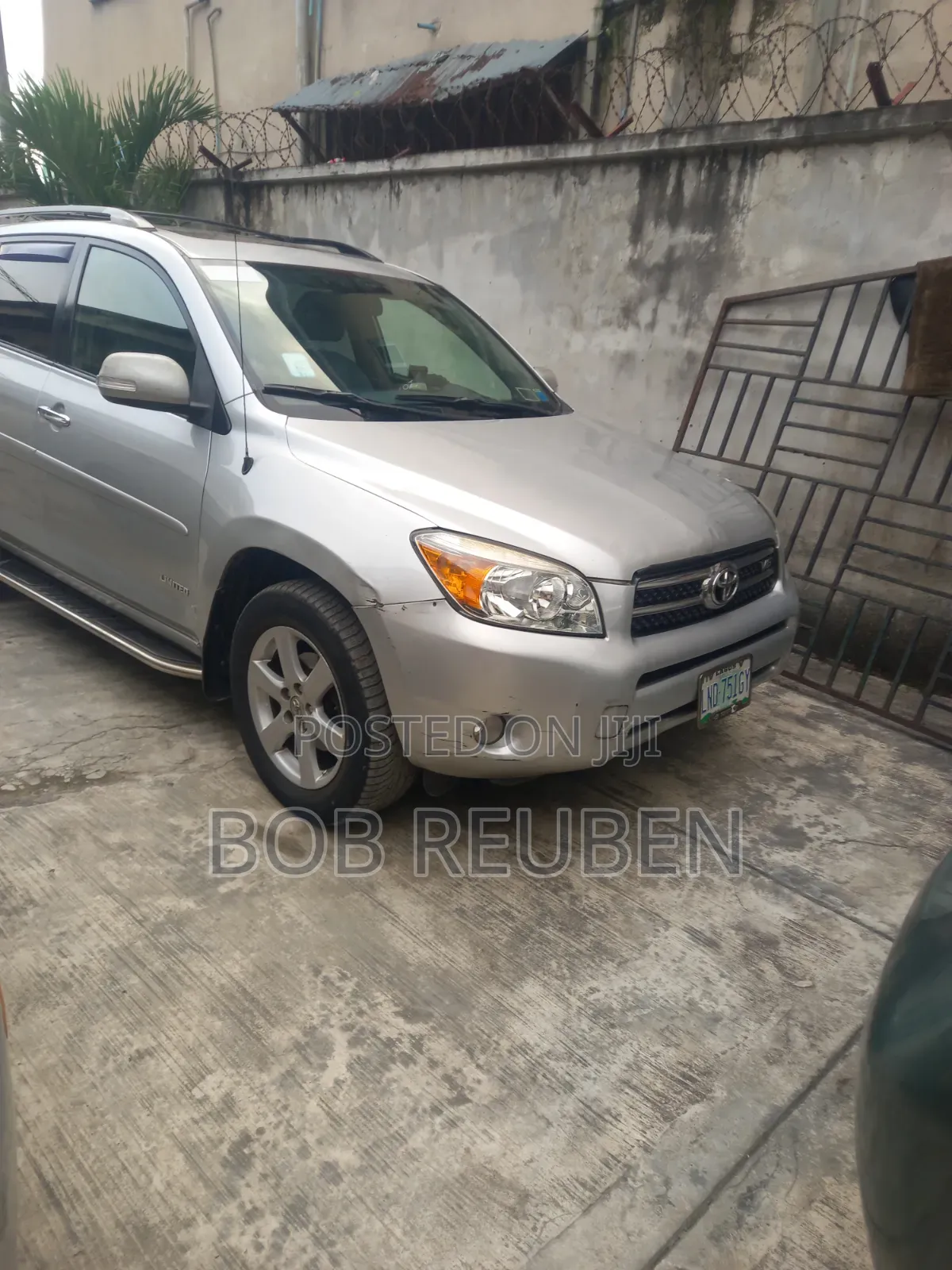 Toyota RAV4 2010 Silver