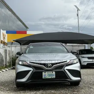 Toyota Camry 2020 Silver