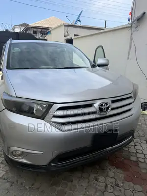 Toyota Highlander Limited 2012 Silver