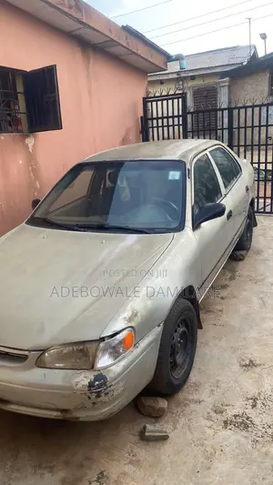 Toyota Corolla 2000 Silver