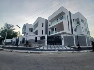 6bdrm House in Lekki Phase 1 for sale