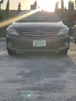 Toyota Corolla LE Special Edition 4dr Sedan (1.8L 4cyl 4A) 2013 Brown
