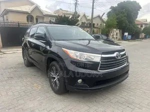 Toyota Highlander XLE V6 4x4 (3.5L 6cyl 6A) 2016 Black
