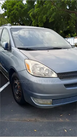 Toyota Sienna 2005 Gray