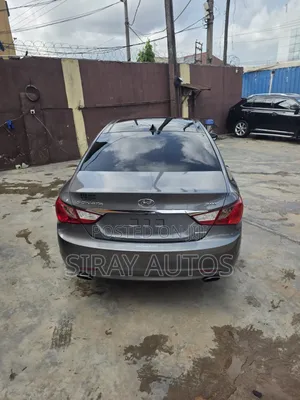 Hyundai Sonata Limited 2.0T Sedan (2.0L 4cyl 6A) 2013 Gray