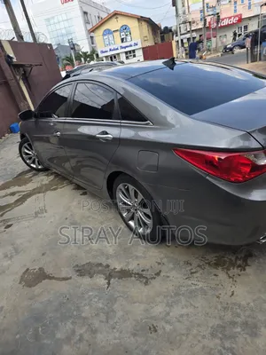 Hyundai Sonata Limited 2.0T Sedan (2.0L 4cyl 6A) 2013 Gray