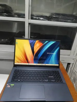 Laptop Asus Vivobook 16 16GB AMD Ryzen 7 SSD 512GB