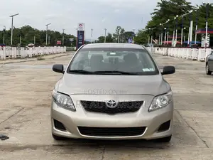 Toyota Corolla LE 4dr Sedan (1.8L 4cyl 4A) 2010 Gold