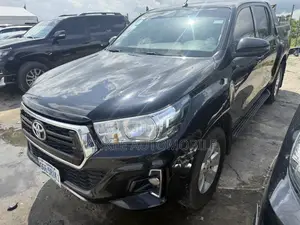 Toyota Hilux 2021 Black