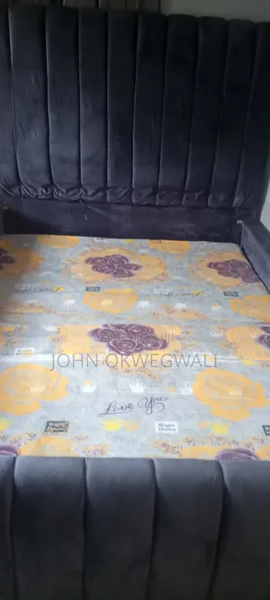 4.5 by 6ft Fully Padded Bed Frame, Gray Colour