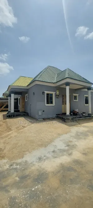 2bdrm Bungalow in None Stop, Idu Industrial for rent