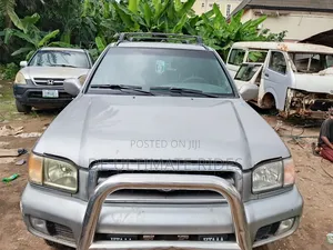 Nissan Pathfinder 1999 Silver