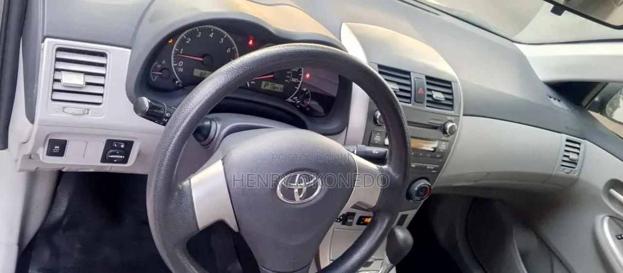Toyota Corolla 2011 Gray