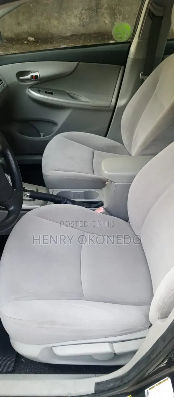 Toyota Corolla 2011 Gray