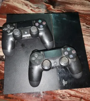 Hacked Ps4 With 2 Pads